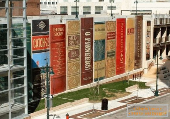 La comunità di Kansas City, lo scaffale della biblioteca pubblica