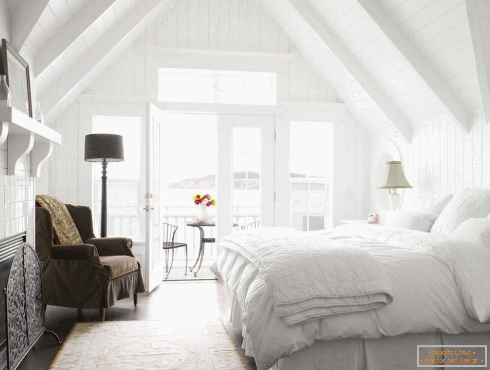 L'idea di creare una piccola camera da letto al piano attico
