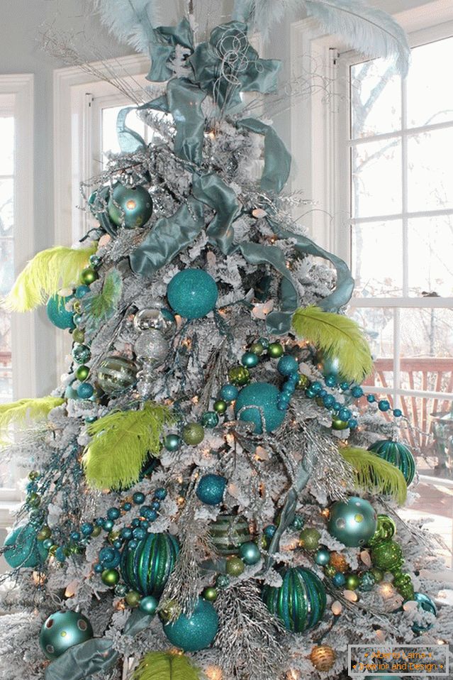 Decorazione blu-calce dell'albero di Capodanno
