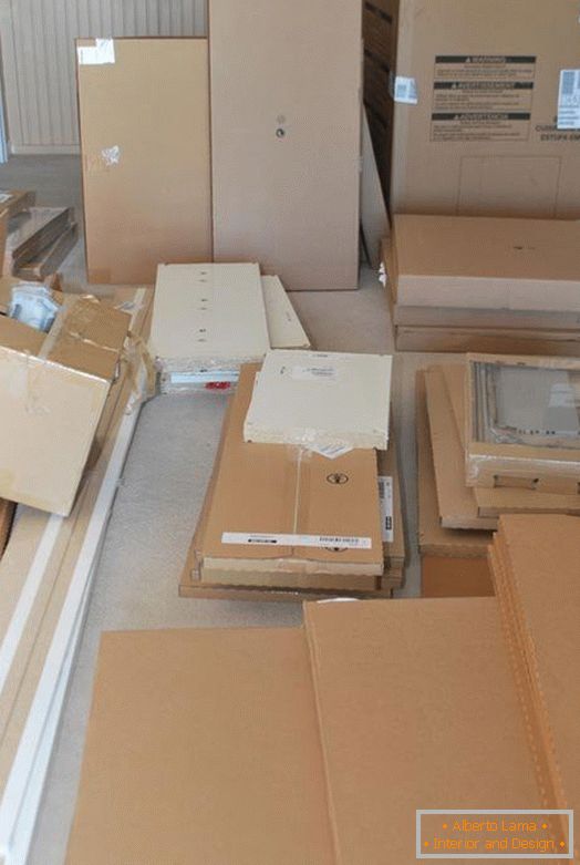 Mucchio di scatole da IKEA