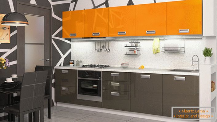 Set di cucine componibili color arancio: la soluzione ideale per l'organizzazione di interni accoglienti e caldi.