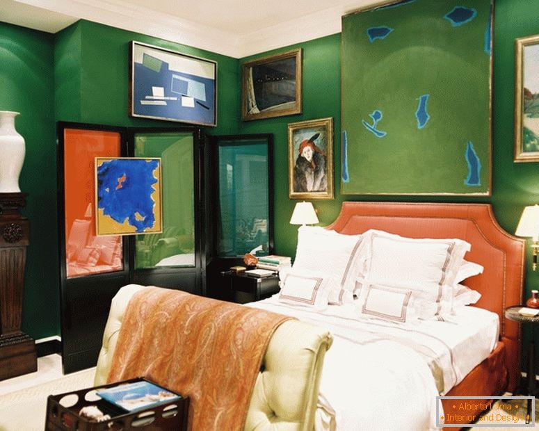 Interior design camera da letto nei colori verde