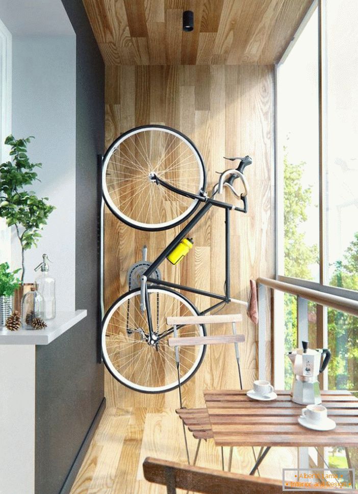Bicicletta sul balcone