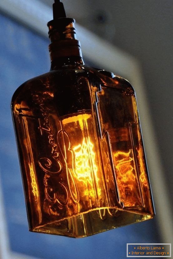 Lampada per una lampada da una bottiglia