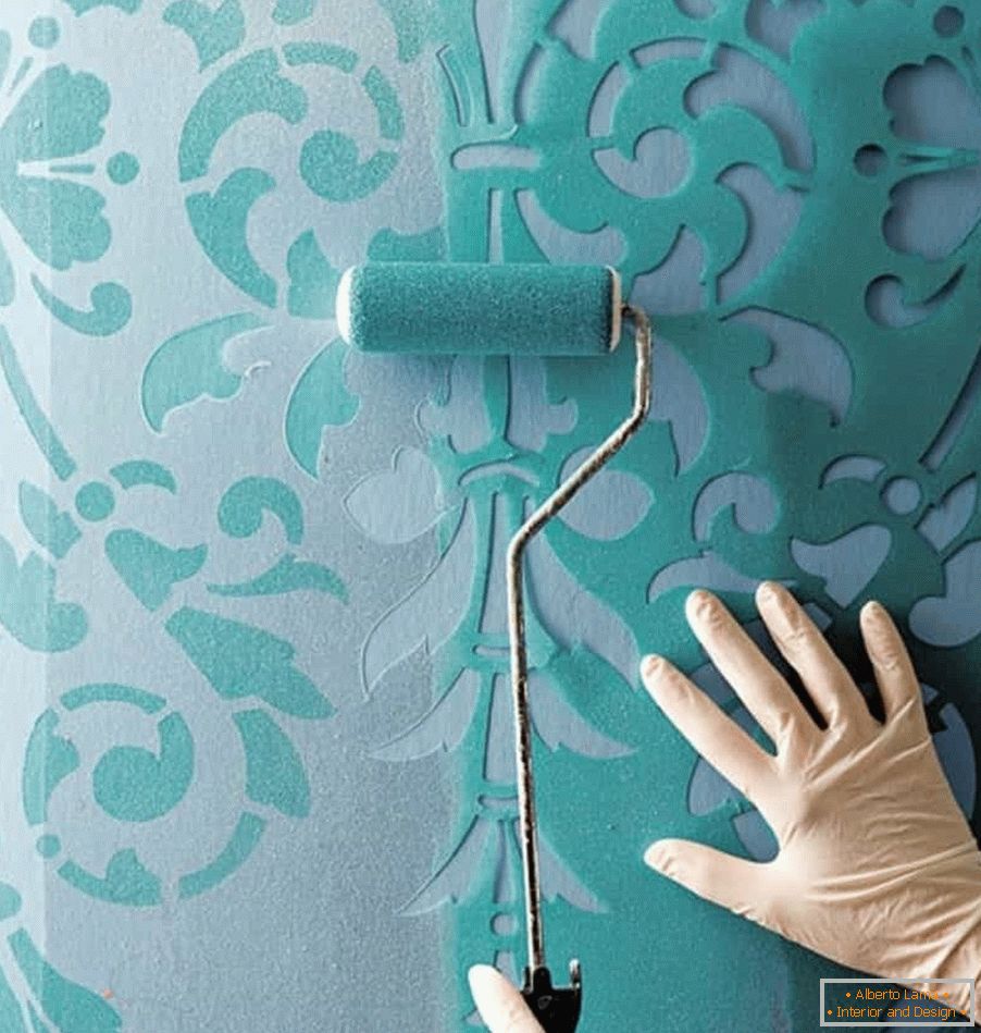 Colorare le pareti con uno stencil