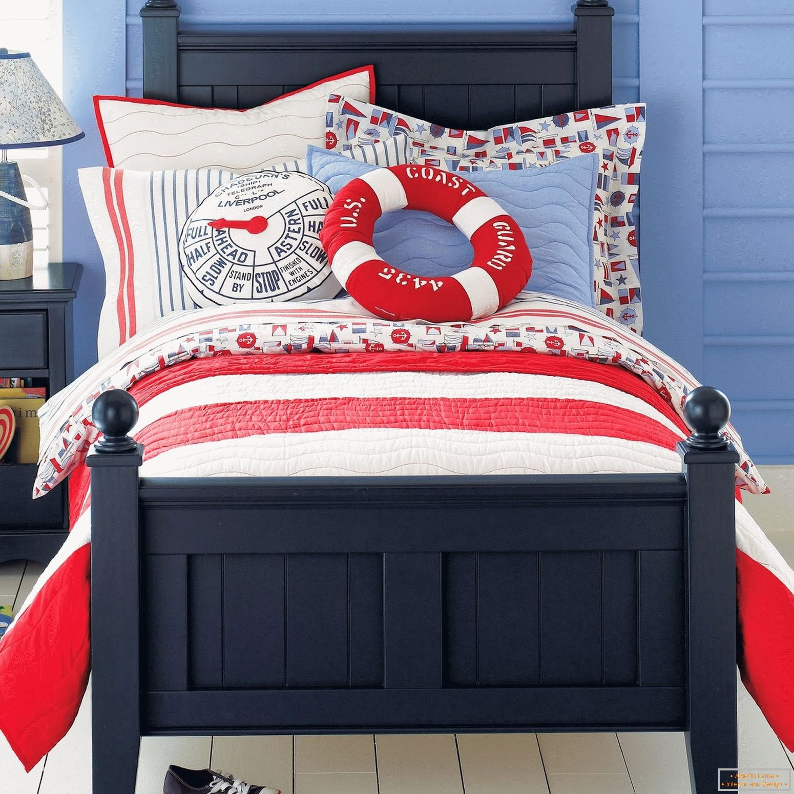 Un letto per il ragazzo di un marinaio