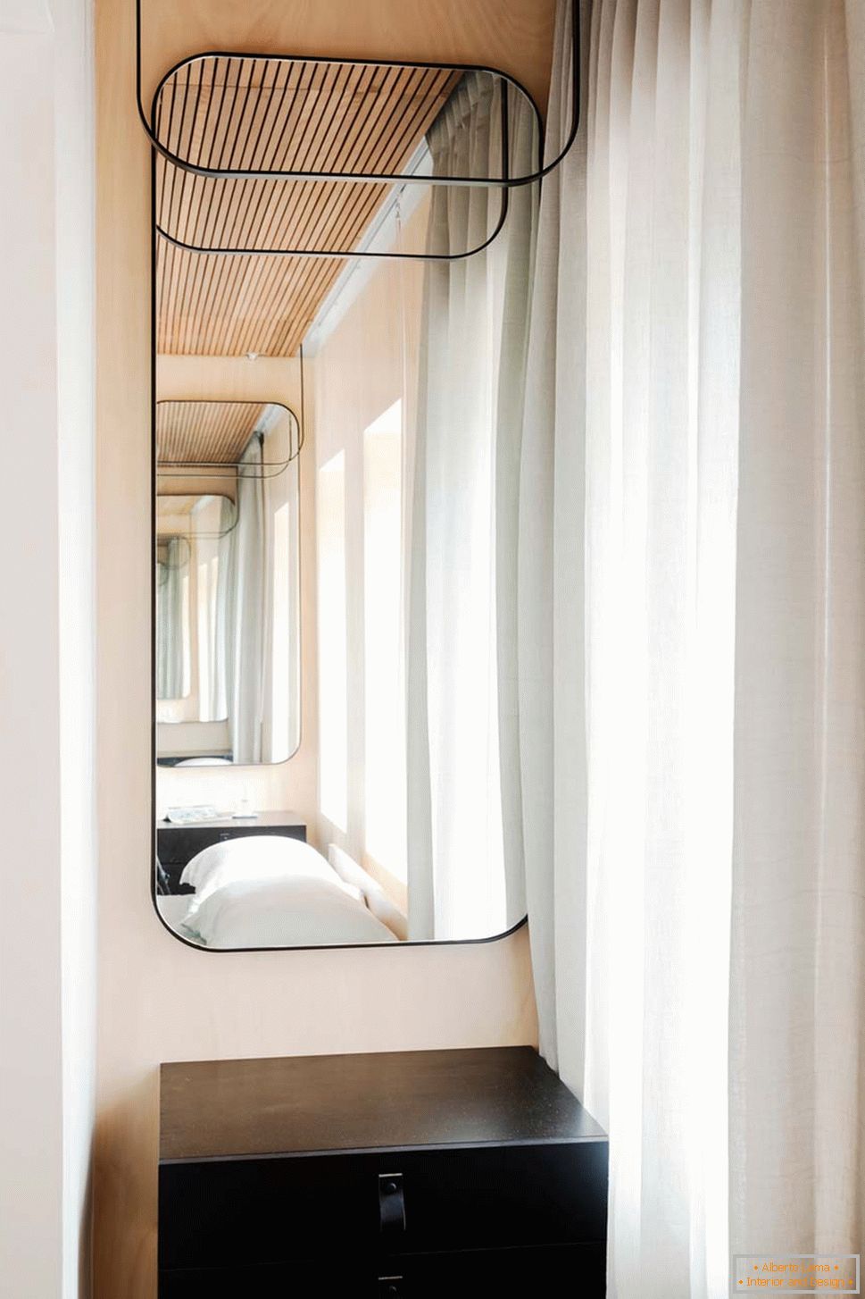 Interior design di un piccolo appartamento a Sydney - зеркало