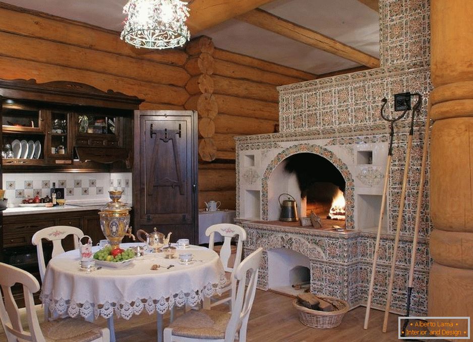 Stufa russa nella cucina di una casa privata