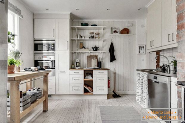 progetto di una piccola cucina in una casa privata фото