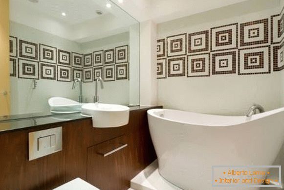 Design di un bagno combinato nello stile di lusso