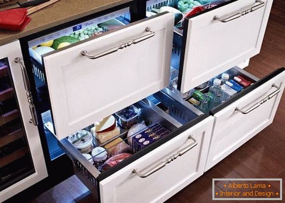 progetto di una piccola cucina con frigorifero, foto 35