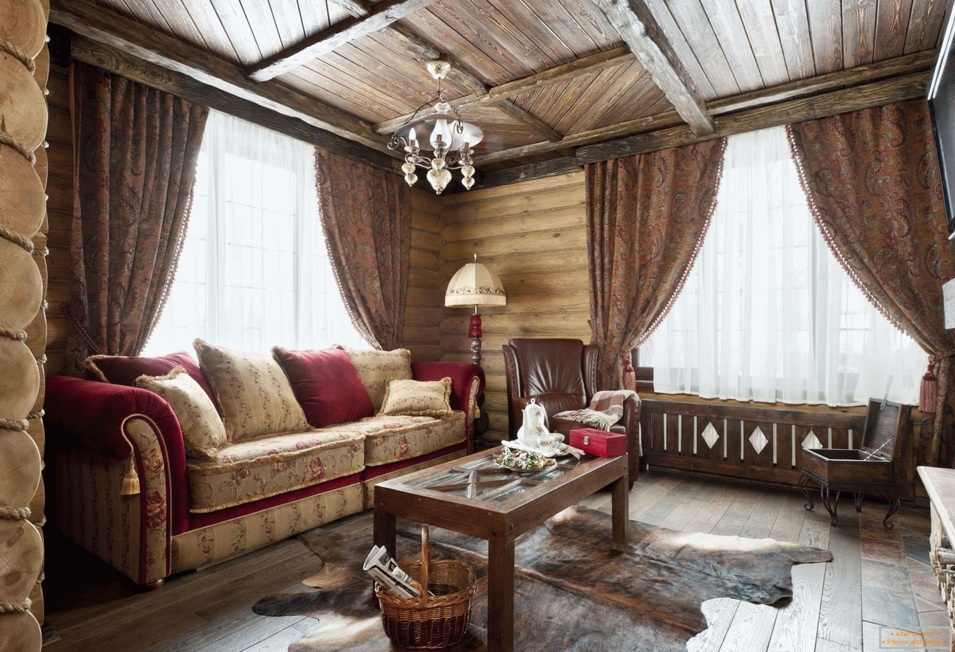 Soffitto in legno nel soggiorno