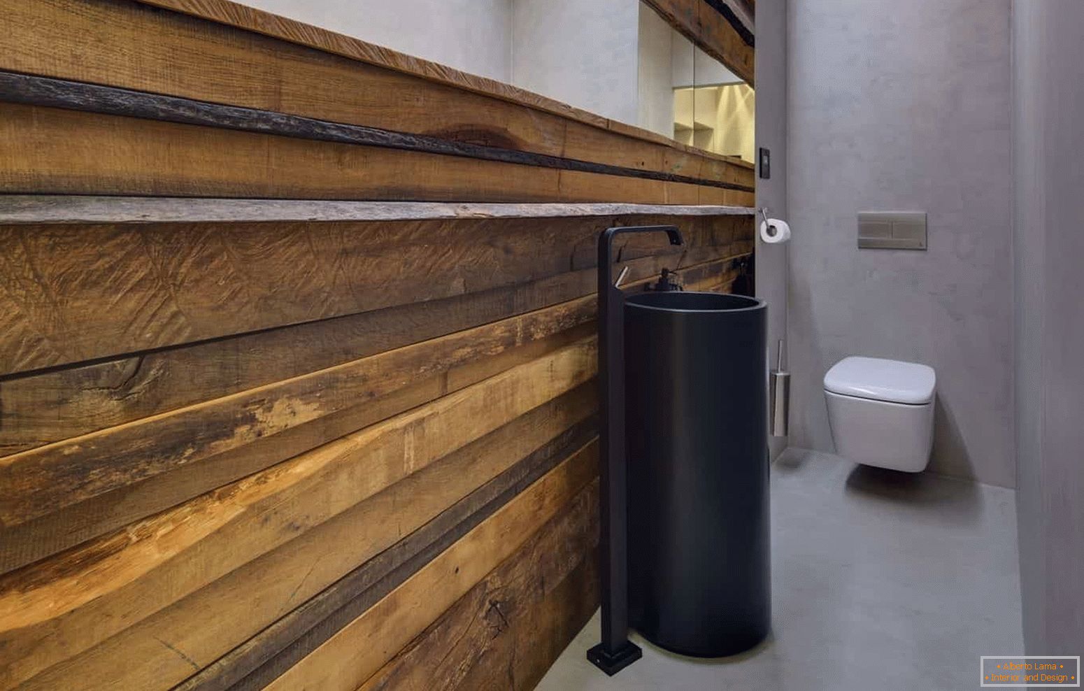 Design moderno di un piccolo servizio igienico in eco-stile con un involucro insolito