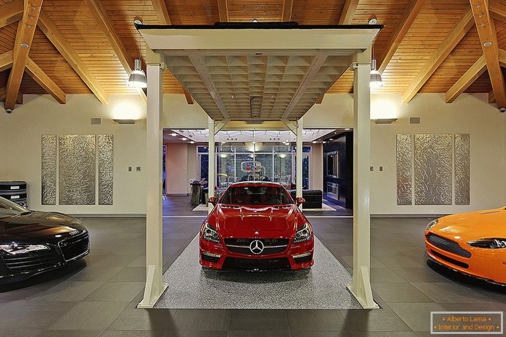 Galleria del garage in una casa privata