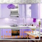 Colore viola nel design della cucina