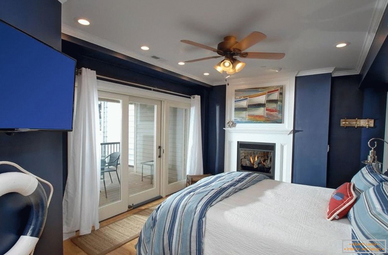 Design camera da letto blu e bianco