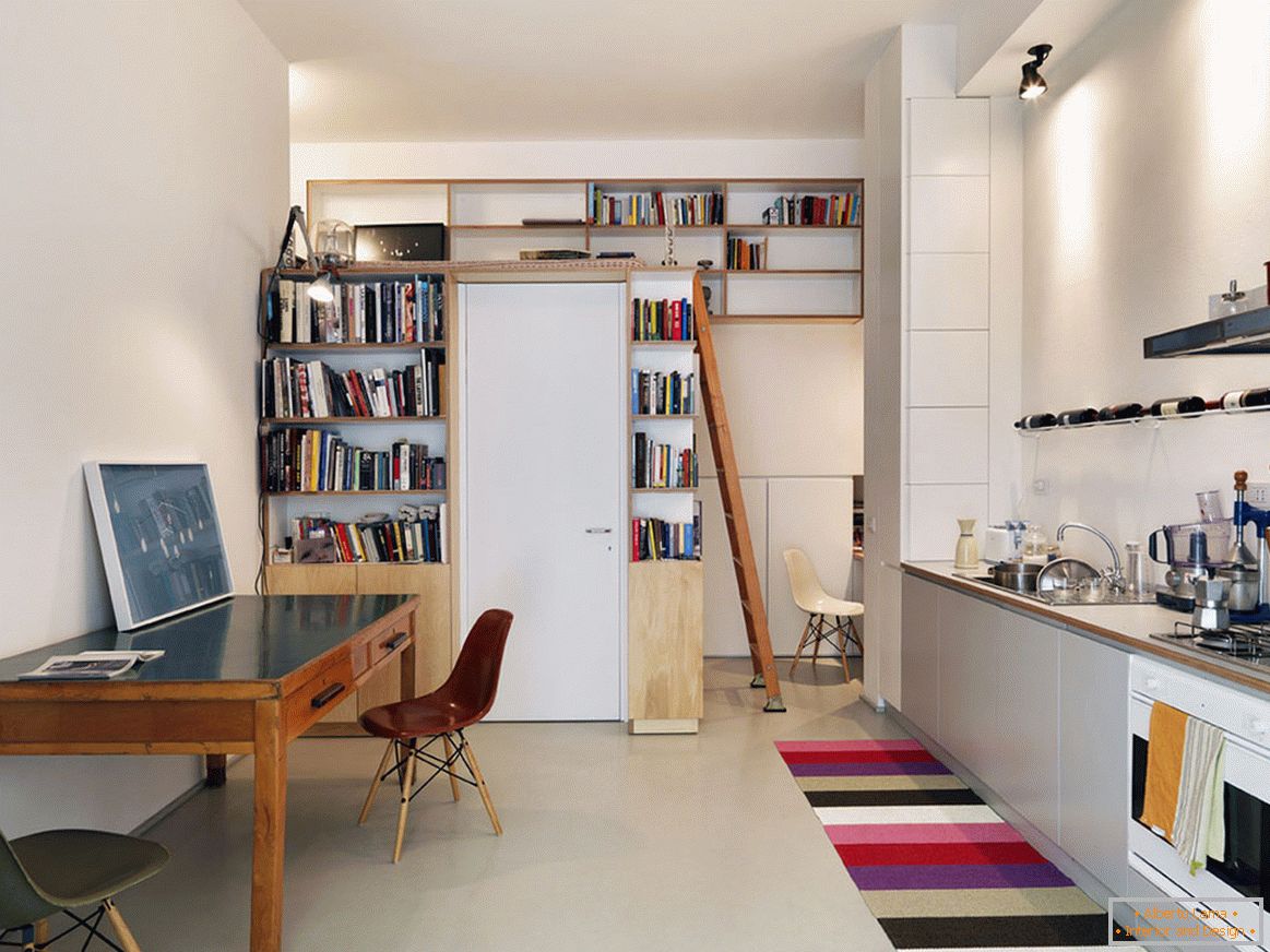 L'idea degli interni della cucina per i piccoli appartamenti