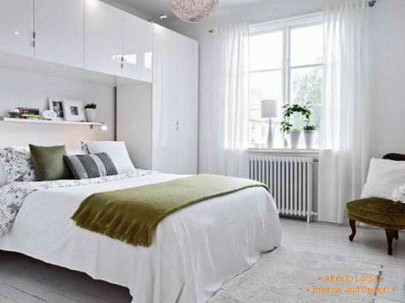 interno camera da letto in stile scandinavo