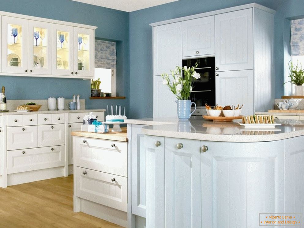Pareti blu in cucina
