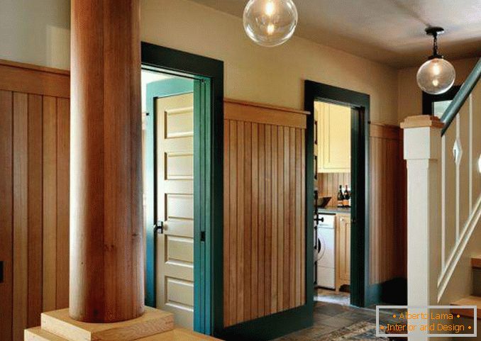 Interni accoglienti - il design del corridoio in una casa privata
