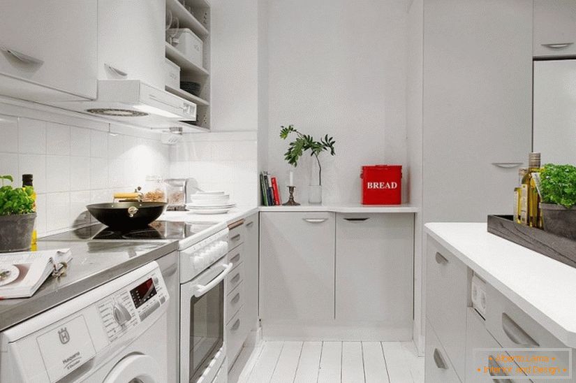 Cucina appartamento-studio in stile scandinavo
