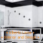 Gabbia in bianco e nero nel design del bagno