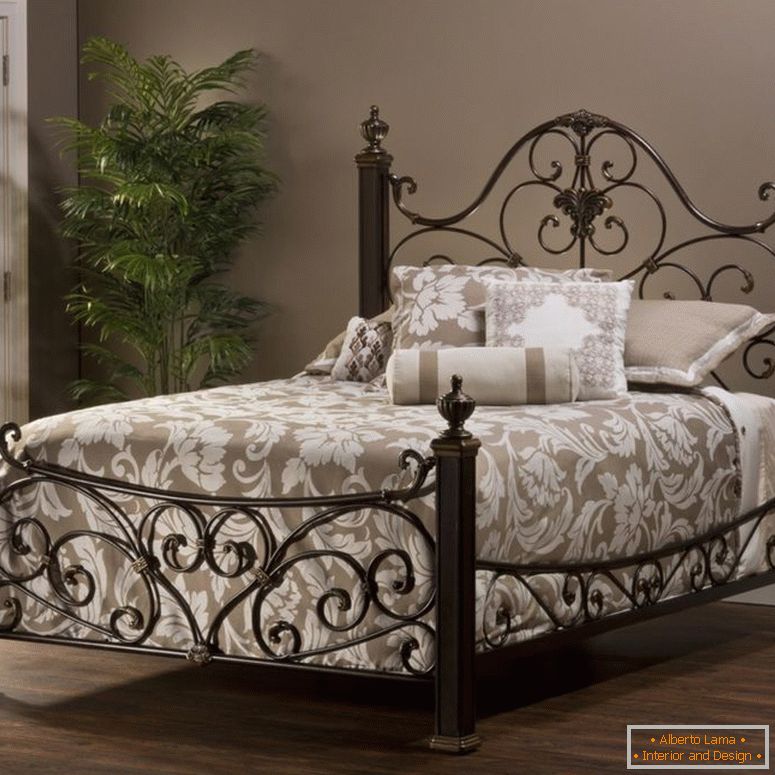 Mikelson-mixedwoodiron-letto-agedantiquegold-Hillsdale-ZM1