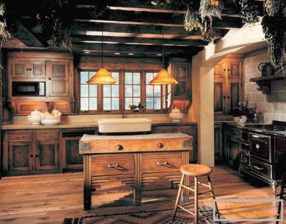 Cucina marrone in stile country francese