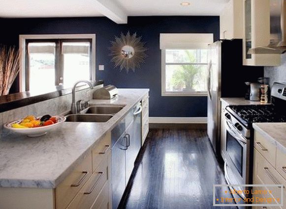 Design cucina blu scuro
