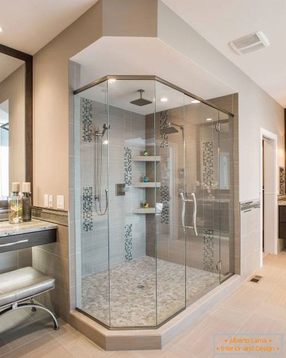 Cabine doccia eleganti - foto nell'interno del bagno