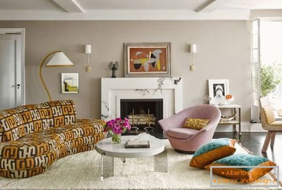 Fasci di tappeti con pisolino lungo all'interno - foto del soggiorno
