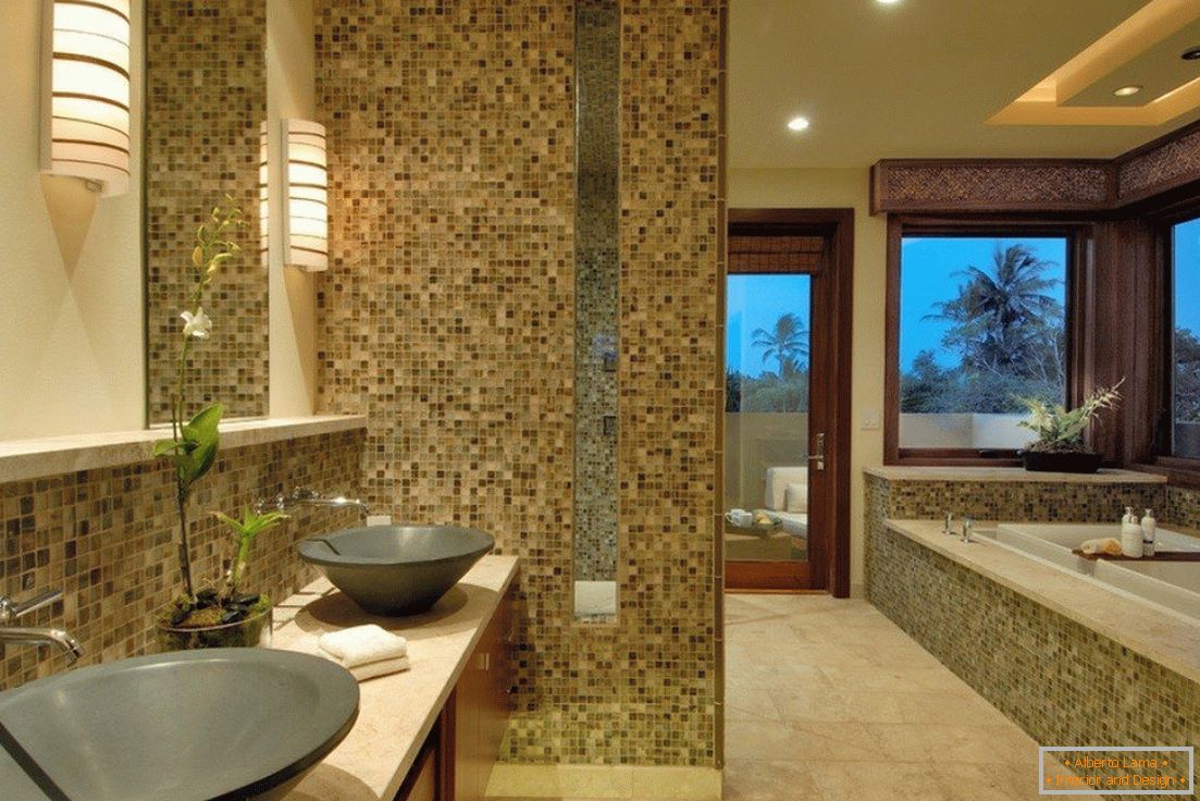 Mosaico nell'interno del bagno