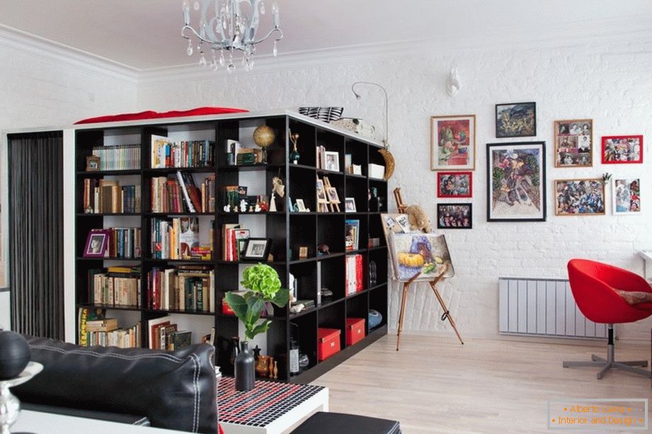 Biblioteca in un piccolo appartamento
