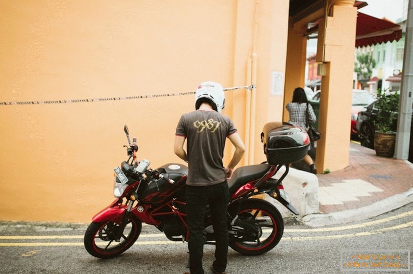 Motociclista a Singapore
