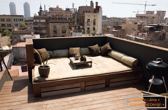 Patio sul balcone di un piccolo studio a Barcellona