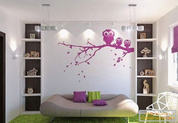 Decorazione murale nel soggiorno con adesivi
