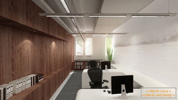 Le aree di lavoro in ufficio sono illuminate da luci LED intelligenti in grado di supportare i parametri specificati.