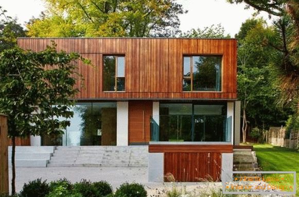 Bellissimo design della facciata di una casa privata - foto di una casa a due piani