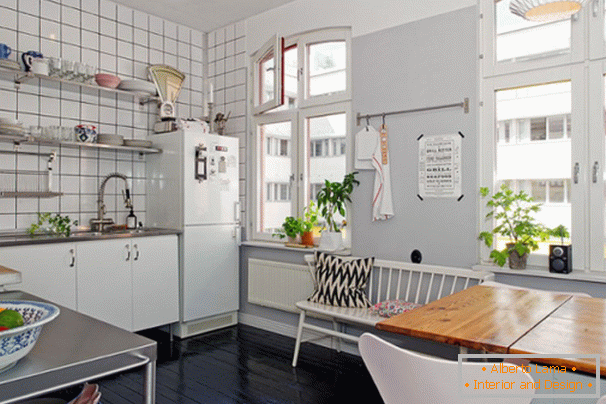 La cucina di un piccolo appartamento a Stoccolma
