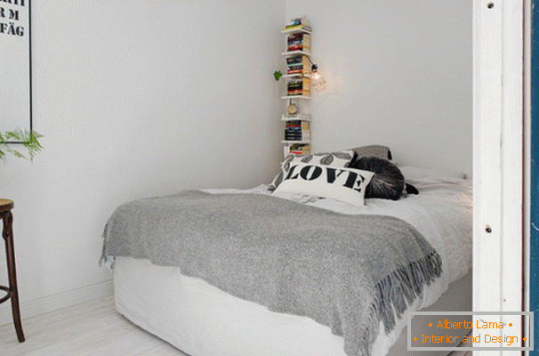 Camera da letto di un piccolo appartamento a Stoccolma