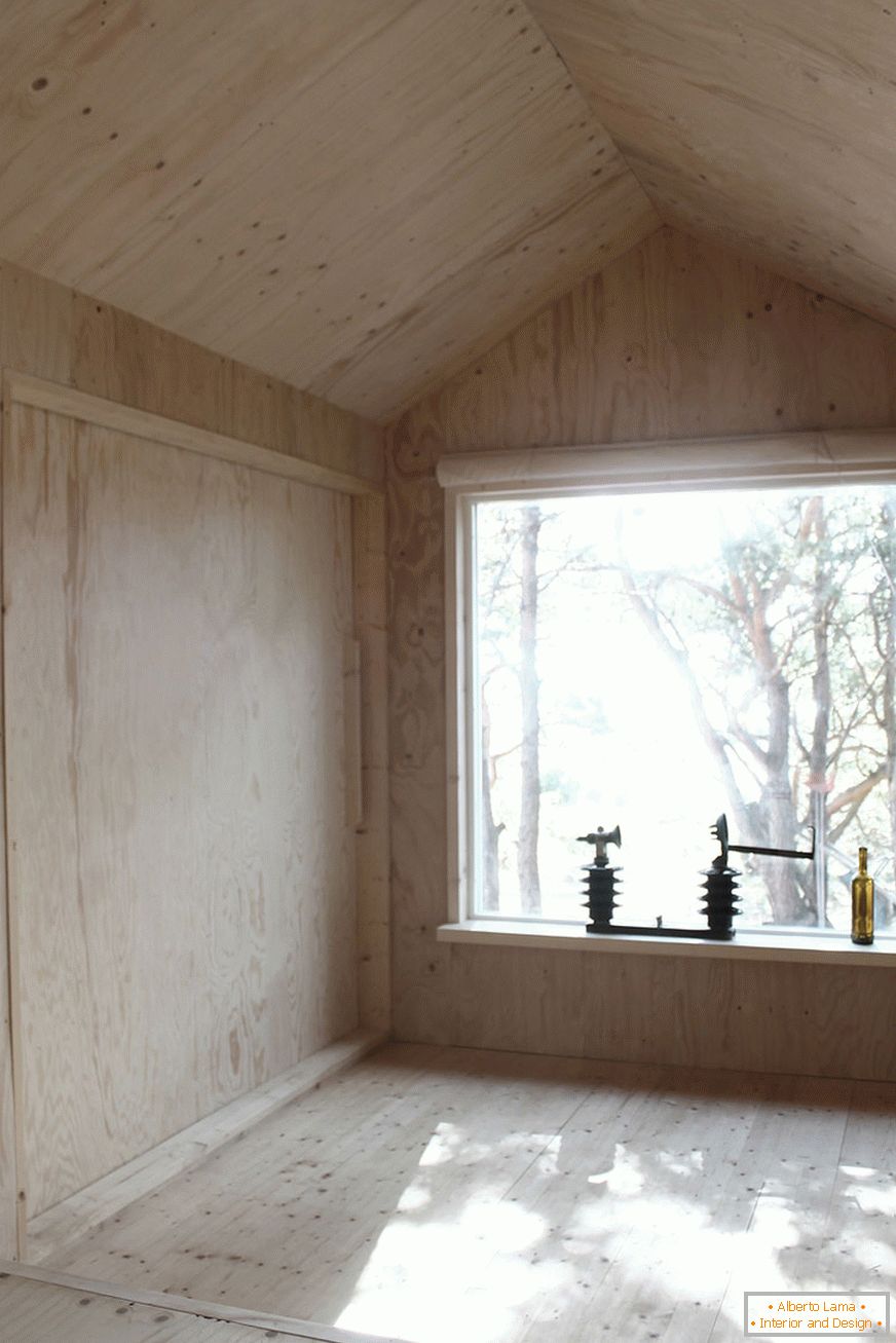 Интерьер мини-дома Cabina dell'Ermitage в Швеции
