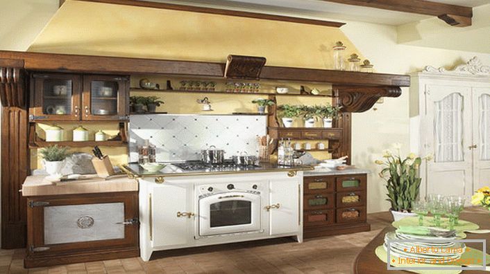 Cucina ambientata in stile country.