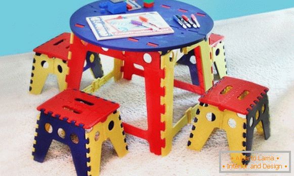 tavolo pieghevole per bambini 