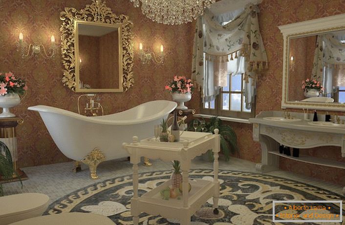 Progetto di design per un elegante bagno in stile Impero. Bagno raffinato su quattro gambe dorate, uno specchio in una cornice intagliata, un lampadario in cristallo di rocca perfettamente abbinato.