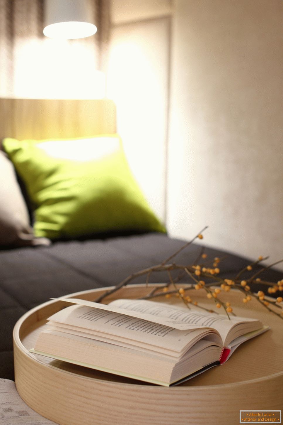 Tavolo da lettura sul letto
