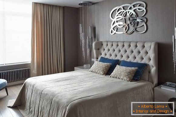 Interior design di una camera da letto in stile moderno con un tocco di lusso