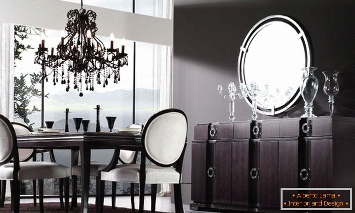 Nel design della sala da pranzo, i toni più scuri di colore marrone sono utilizzati in misura maggiore. Lo stile art deco con contrasti pronunciati è lussuoso ed elegante. 