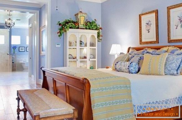 Camera da letto rinnovata in stile provenzale - le migliori idee per l'arredamento e la decorazione