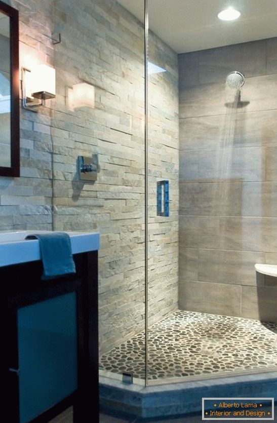 Pareti con cabina doccia in pietra artificiale