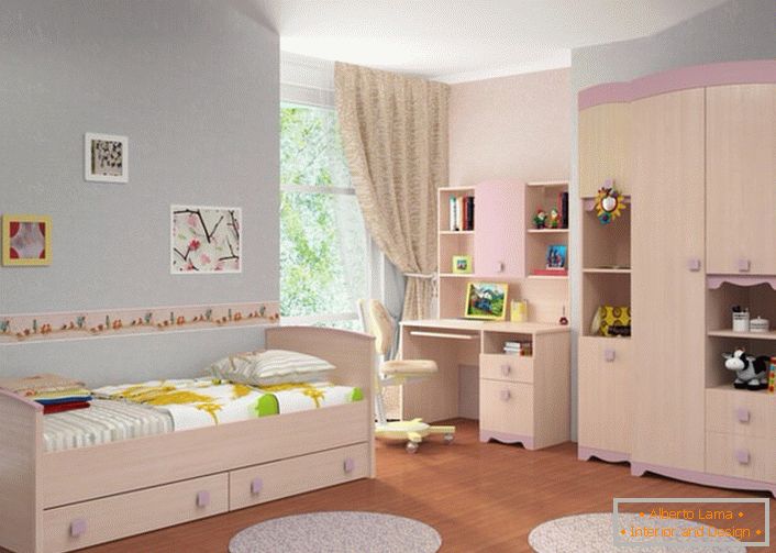 I mobili modulari per bambini dovrebbero essere ampi, in modo che la stanza del bambino non sembri ingombra.